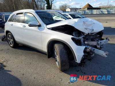 Czwarte zdjęcie samochodu z boku: 2021 MERCEDES-BENZ GLC 300 4MATIC VIN:W1N0G8EB2MF872261 - miniatura