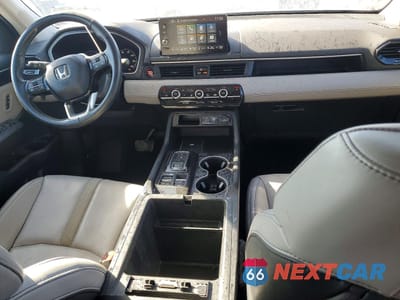 Zdjęcie 8 z 14 samochodu: 2025 HONDA PILOT EXL VIN:5FNYG1H46SB071722 - miniatura