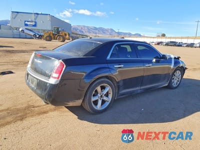 Trzecie zdjęcie samochodu z tyłu: 2013 CHRYSLER 300C VARVATOS VIN:2C3CCAJT6DH669303 - miniatura