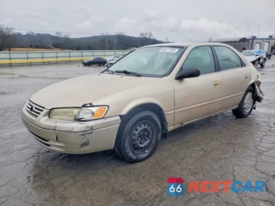 1998 TOYOTA CAMRY CE 4T1BG22K1WU358672 - główne zdjęcie licytacji z USA - miniatura