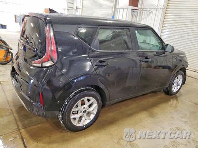Trzecie zdjęcie samochodu z tyłu: 2025 KIA SOUL LX VIN:KNDJ23AU4S7951295 - miniatura