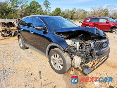 Czwarte zdjęcie samochodu z boku: 2018 KIA SORENTO LX VIN:5XYPG4A38JG357531 - miniatura