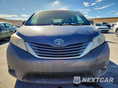 Piąte zdjęcie samochodu w środku: 2011 TOYOTA SIENNA XLE VIN:5TDYK3DC4BS007911 - miniatura