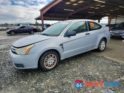 2008 FORD FOCUS SE 1FAHP33N18W126745 - główne zdjęcie licytacji z USA - miniatura