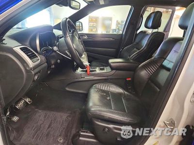 Zdjęcie 7 z 12 samochodu: 2018 JEEP GRAND CHEROKEE TRACKHAWK VIN:1C4RJFN96JC449147 - miniatura