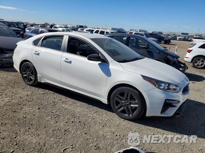 Czwarte zdjęcie samochodu z boku: 2021 KIA FORTE GT LINE VIN:3KPF34AD7ME373804 - miniatura