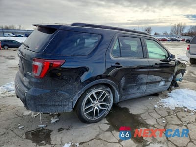 Trzecie zdjęcie samochodu z tyłu: 2018 FORD EXPLORER SPORT VIN:1FM5K8GT5JGA64876 - miniatura