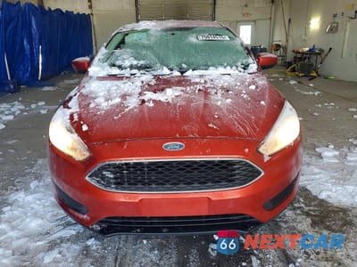Piąte zdjęcie samochodu w środku: 2018 FORD FOCUS SE VIN:1FADP3F25JL276879 - miniatura