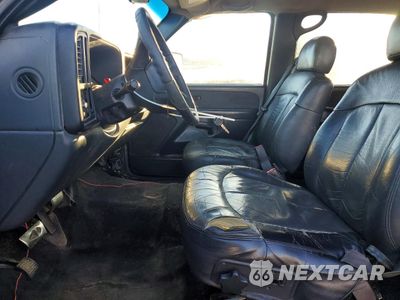 Zdjęcie 7 z 12 samochodu: 2002 CHEVROLET SILVERADO K2500 HEAVY DUTY VIN:1GCHK23172F143590 - miniatura