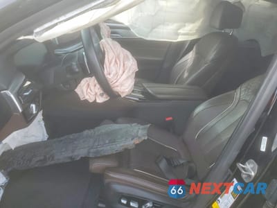 Zdjęcie 7 z 13 samochodu: 2019 BMW M550XI VIN:WBAJB9C52KB465023 - miniatura