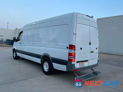 Trzecie zdjęcie samochodu z tyłu: 2016 MERCEDES-BENZ SPRINTER 2500 VIN:WD3PE8DD5GP245609 - miniatura