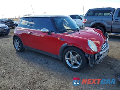 Czwarte zdjęcie samochodu z boku: 2005 MINI COOPER VIN:WMWRC33445TJ64692 - miniatura