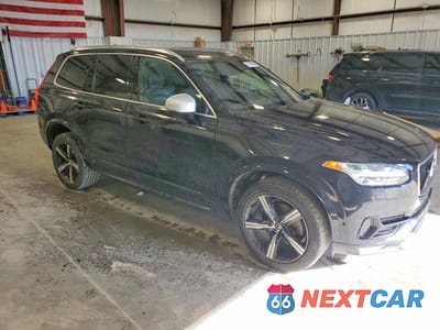 Czwarte zdjęcie samochodu z boku: 2016 VOLVO XC90 T6 VIN:YV4A22PM6G1051488 - miniatura