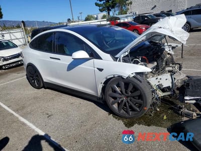 Czwarte zdjęcie samochodu z boku: 2018 TESLA MODEL X VIN:5YJXCBE23JF121846 - miniatura