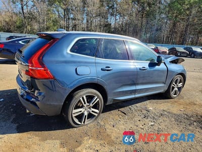 Trzecie zdjęcie samochodu z tyłu: 2018 VOLVO XC60 T6 MOMENTUM VIN:YV4A22RK6J1072408 - miniatura