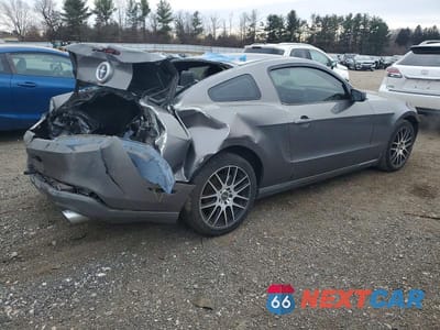 Trzecie zdjęcie samochodu z tyłu: 2011 FORD MUSTANG VIN:1ZVBP8AM2B5166253 - miniatura
