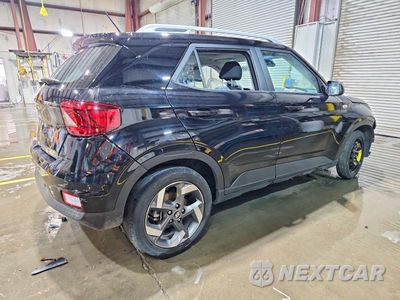 Trzecie zdjęcie samochodu z tyłu: 2024 HYUNDAI VENUE SEL VIN:KMHRC8A38RU327723 - miniatura
