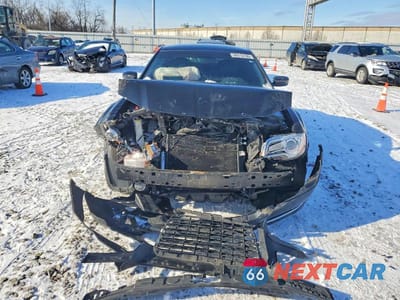 Piąte zdjęcie samochodu w środku: 2013 CHRYSLER 300 VIN:2C3CCAAG3DH510063 - miniatura