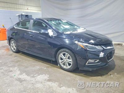 Czwarte zdjęcie samochodu z boku: 2018 CHEVROLET CRUZE LT VIN:1G1BE5SM6J7223815 - miniatura