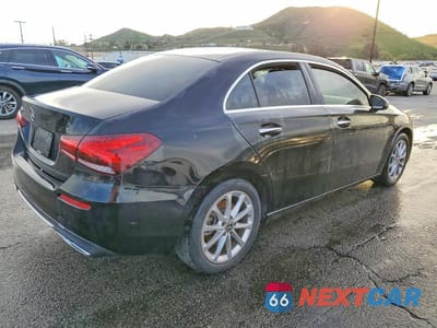 Trzecie zdjęcie samochodu z tyłu: 2019 MERCEDES-BENZ A 220 VIN:WDD3G4EB9KW002300 - miniatura