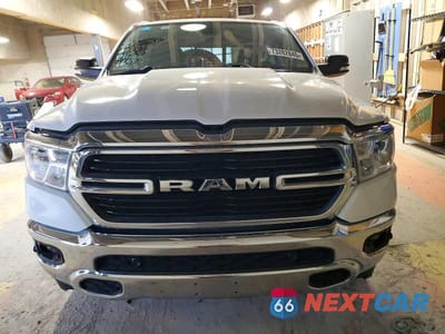 Piąte zdjęcie samochodu w środku: 2020 RAM 1500 BIG HORN/LONE STAR VIN:1C6SRFFT2LN166456 - miniatura