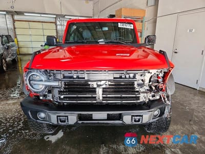 Piąte zdjęcie samochodu w środku: 2024 FORD BRONCO HERITAGE VIN:1FMDE4CP6RLA28900 - miniatura