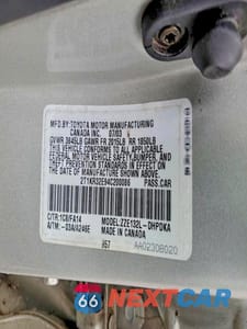 Zdjęcie 12 z 12 samochodu: 2004 TOYOTA COROLLA MATRIX XR VIN:2T1KR32E94C200086 - miniatura