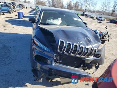Piąte zdjęcie samochodu w środku: 2015 JEEP CHEROKEE SPORT VIN:1C4PJLAB2FW572416 - miniatura
