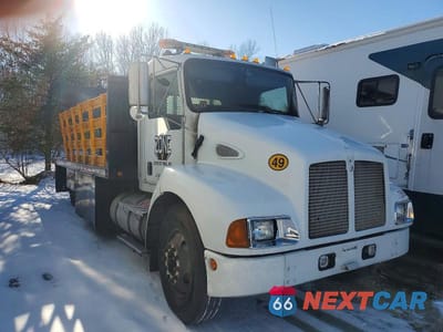 2003 KENWORTH CONSTRUCTION T300 2NKMHZ7XX3M385140 - główne zdjęcie licytacji z USA - miniatura