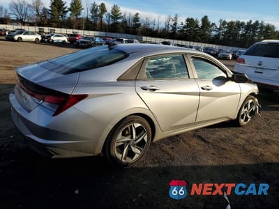 Trzecie zdjęcie samochodu z tyłu: 2023 HYUNDAI ELANTRA SEL VIN:5NPLS4AG8PH098878 - miniatura