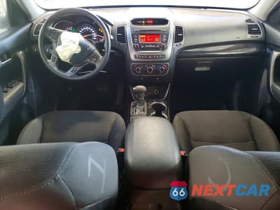 Zdjęcie 8 z 13 samochodu: 2015 KIA SORENTO LX VIN:5XYKTCA63FG629789 - miniatura