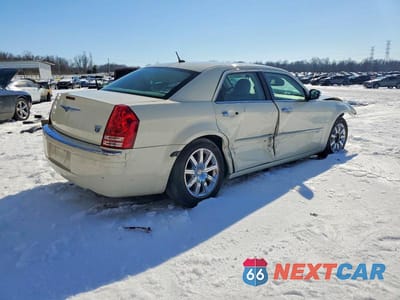 Trzecie zdjęcie samochodu z tyłu: 2008 CHRYSLER 300C VIN:2C3KA63H88H242251 - miniatura
