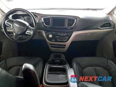 Zdjęcie 8 z 13 samochodu: 2020 CHRYSLER PACIFICA TOURING L VIN:2C4RC1BG7LR277009 - miniatura