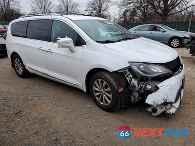 Czwarte zdjęcie samochodu z boku: 2019 CHRYSLER PACIFICA TOURING L VIN:2C4RC1BG8KR539943 - miniatura