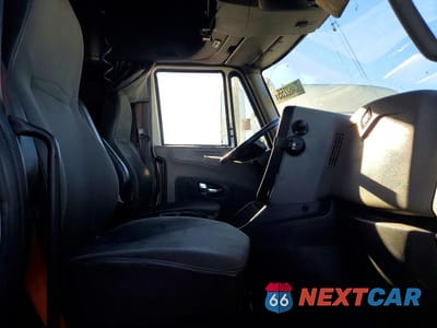 Piąte zdjęcie samochodu w środku: 2018 INTERNATIONAL PROSTAR VIN:3HSDJSNR6JN448552 - miniatura
