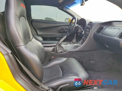 Zdjęcie 10 z 13 samochodu: 2002 CHEVROLET CORVETTE Z06 VIN:1G1YY12S425119054 - miniatura