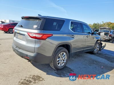 Trzecie zdjęcie samochodu z tyłu: 2020 CHEVROLET TRAVERSE LS VIN:1GNERFKW7LJ288329 - miniatura