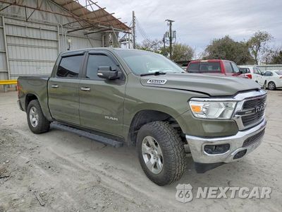 Czwarte zdjęcie samochodu z boku: 2020 RAM 1500 BIG HORN VIN:1C6SRFFT9LN290062 - miniatura