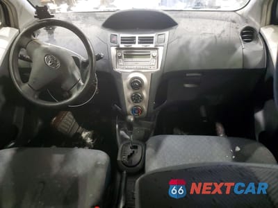 Zdjęcie 8 z 12 samochodu: 2010 TOYOTA YARIS VIN:JTDKT9K39A5293008 - miniatura