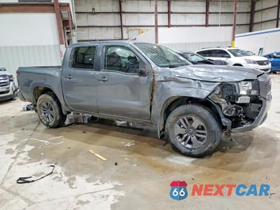 Czwarte zdjęcie samochodu z boku: 2025 NISSAN FRONTIER SV VIN:1N6ED1EK2SN617915 - miniatura