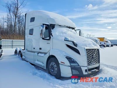 2020 VOLVO VN VNL - SEMI TRUCK 4V4NC9EJ3LN201583 - główne zdjęcie licytacji z USA - miniatura