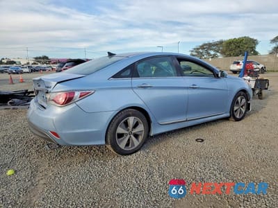 Trzecie zdjęcie samochodu z tyłu: 2011 HYUNDAI SONATA HYBRID PREMIUM VIN:KMHEC4A47BA010944 - miniatura