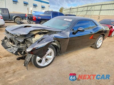 2015 DODGE CHALLENGER SXT PLUS 2C3CDZBTXFH822357 - główne zdjęcie licytacji z USA - miniatura