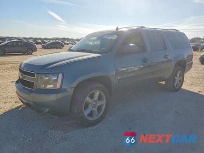 2008 CHEVROLET SUBURBAN K1500 LS 3GNFK16318G209189 - główne zdjęcie licytacji z USA - miniatura