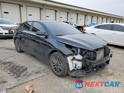 Czwarte zdjęcie samochodu z boku: 2024 KIA FORTE VIN:3KPF54AD2RE830097 - miniatura