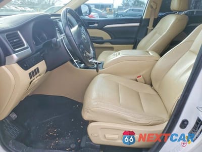 Zdjęcie 7 z 13 samochodu: 2018 TOYOTA HIGHLANDER HYBRID VIN:5TDJGRFHXJS049707 - miniatura
