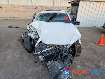 Piąte zdjęcie samochodu w środku: 2024 KIA FORTE GT LINE VIN:3KPF54AD6RE747594 - miniatura