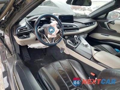 Zdjęcie 8 z 11 samochodu: 2015 BMW I8 VIN:WBY2Z2C56FV674360 - miniatura