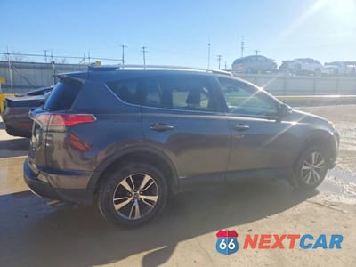 Trzecie zdjęcie samochodu z tyłu: 2016 TOYOTA RAV4 XLE VIN:JTMRFREV0GJ058807 - miniatura