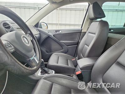 Zdjęcie 7 z 14 samochodu: 2015 VOLKSWAGEN TIGUAN S VIN:WVGBV7AX1FW517260 - miniatura